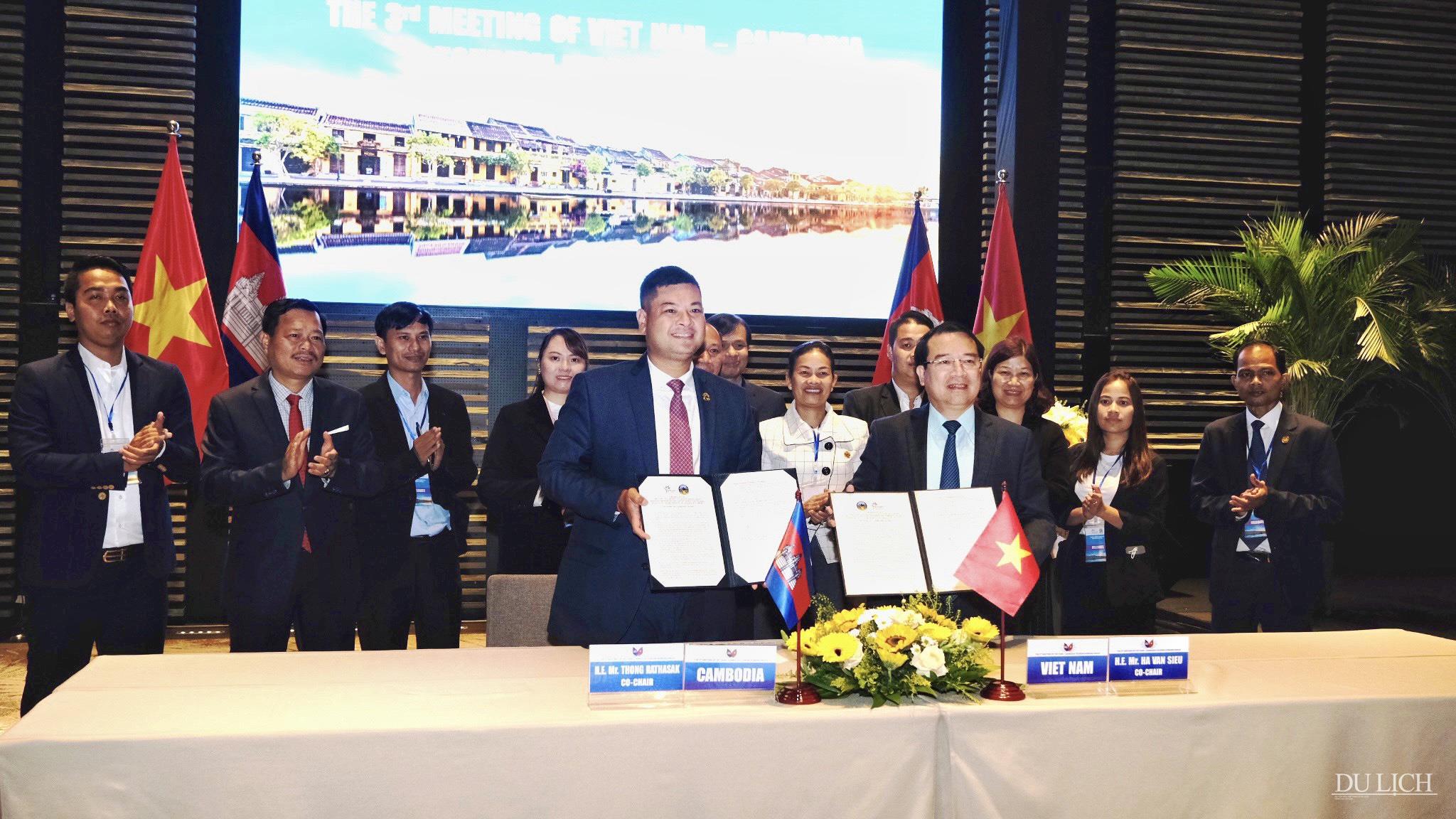 Lễ ký kết biên bản hợp tác du lịch giữa Việt Nam và Campuchia